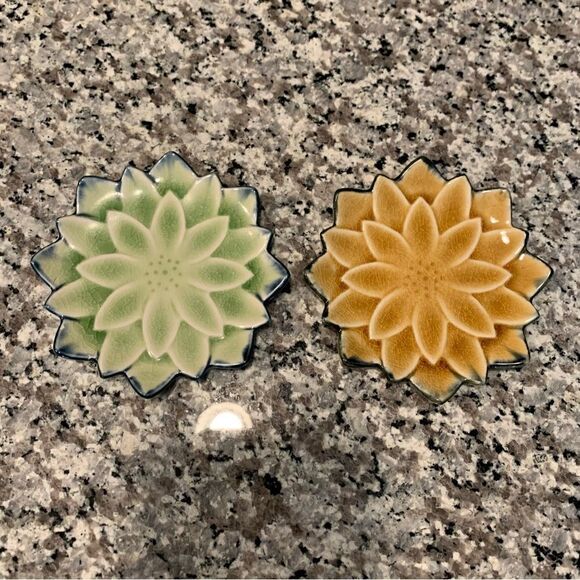 Kotobuki Dish Japanese Crackle Dahlia Appetizer Plate Vintage - 2 Plates - Picture 1 of 5
